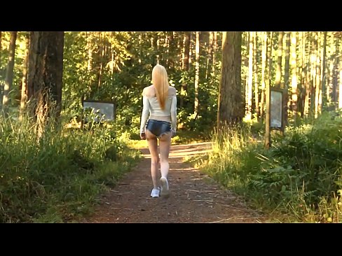 ❤️ Ilus naine liigub aeglaselt, mitte alasti video ️ Kõva porno at et.pornfuror.ru ☑