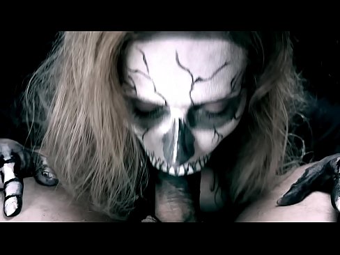 ❤️ Demon girl imeb kulli oma musta suuga ja neelab sperma. ️ Kõva porno at et.pornfuror.ru ☑